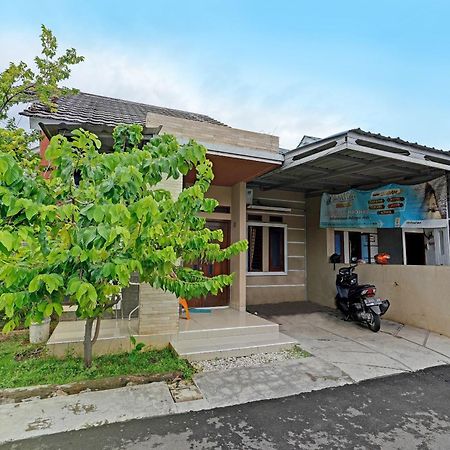 Oyo 91955 Pondokan Cempaka Cirebon Exteriér fotografie