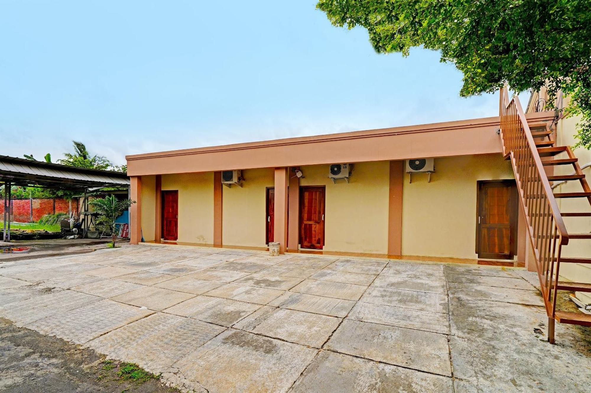 Oyo 91955 Pondokan Cempaka Cirebon Exteriér fotografie