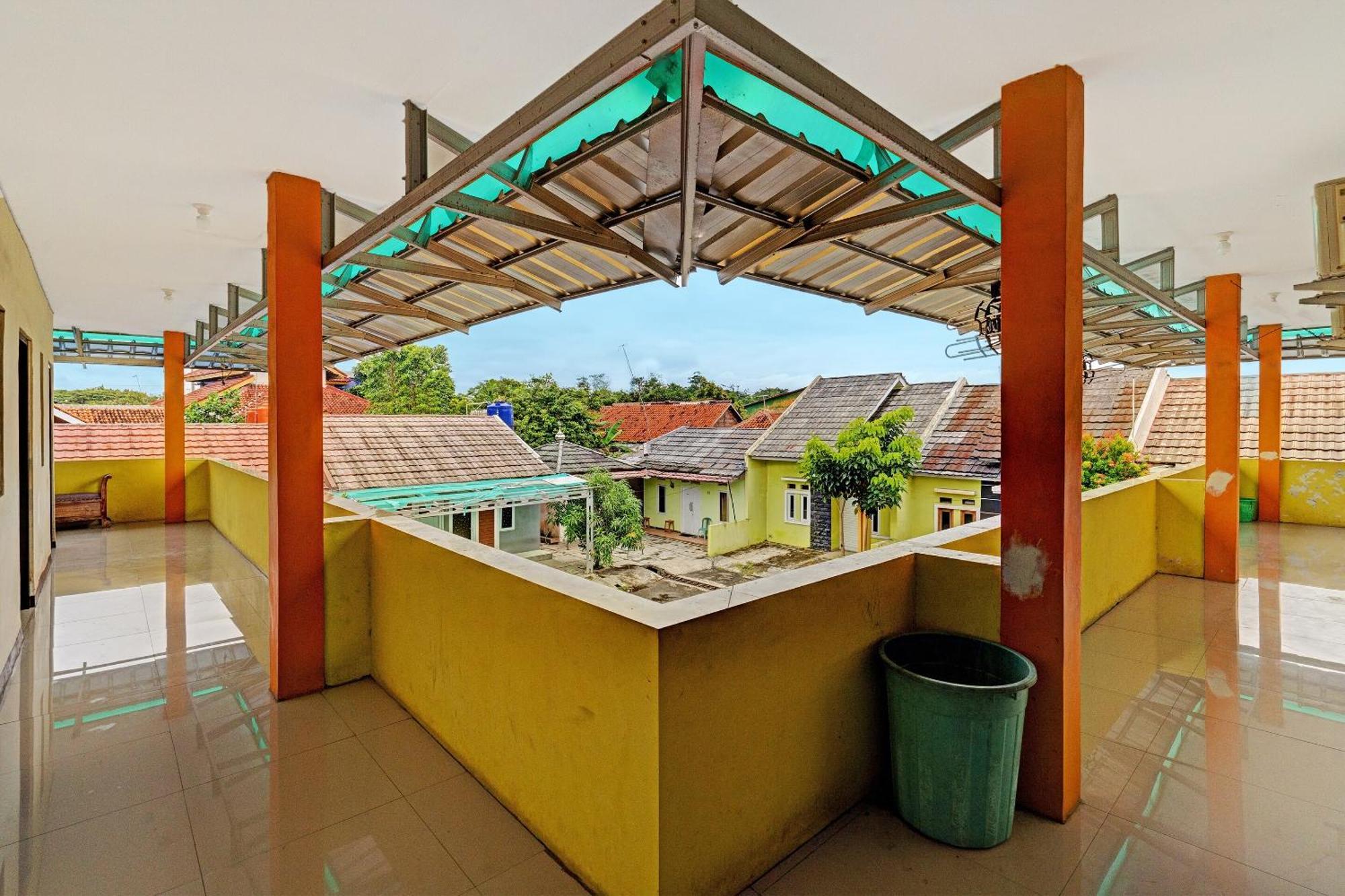 Oyo 91955 Pondokan Cempaka Cirebon Exteriér fotografie
