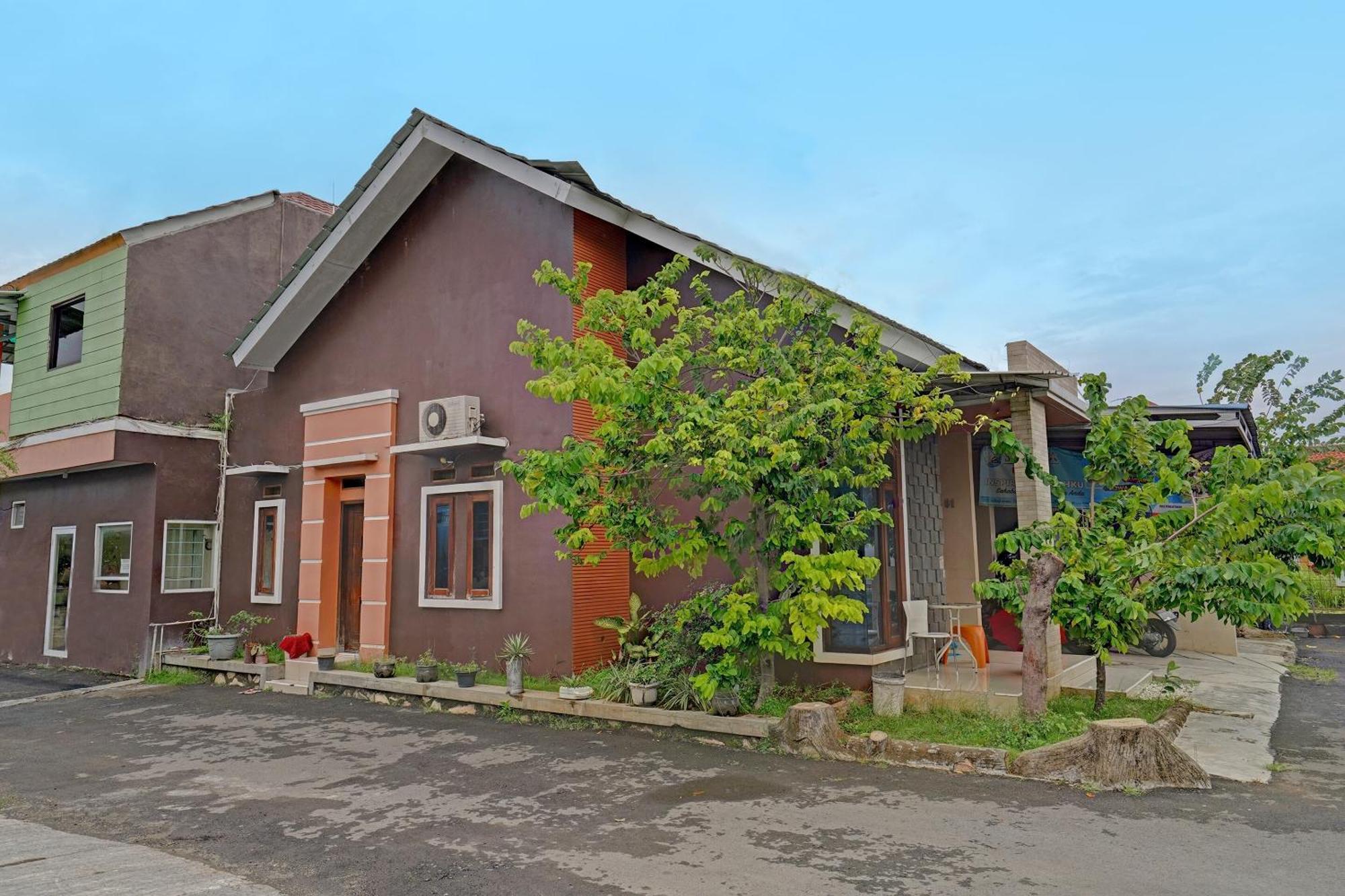 Oyo 91955 Pondokan Cempaka Cirebon Exteriér fotografie
